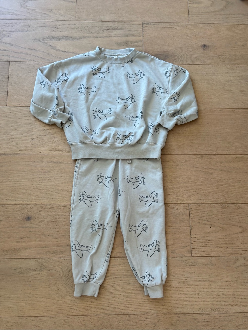 Rylee +cru cream helicopter print sweatshirt set, size 2-3Y